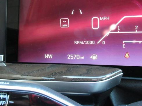 Certified 2025 Cadillac Escalade Sport Platinum image 37