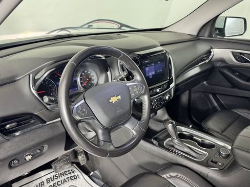 Used 2020 Chevrolet Traverse LT FWD image 12