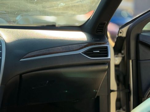 Used 2018 Lincoln MKZ Reserve image 17