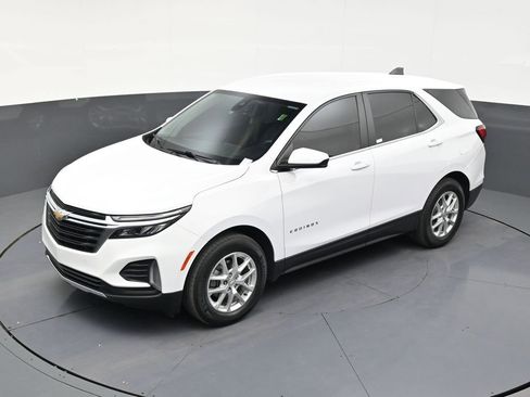 Used 2024 Chevrolet Equinox LT FWD image 12