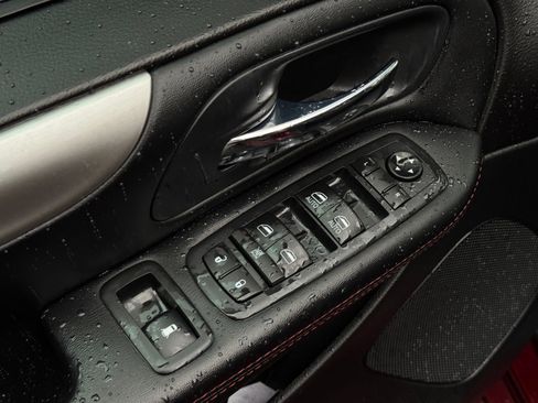 Used 2017 Dodge Grand Caravan GT image 12