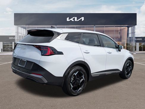 Certified 2026 Kia Sportage EX FWD image 4