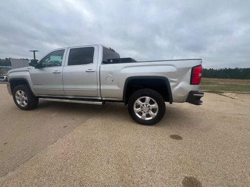 Used 2015 GMC Sierra 2500 SLT w/ Suspension Package, Off-Road image 2