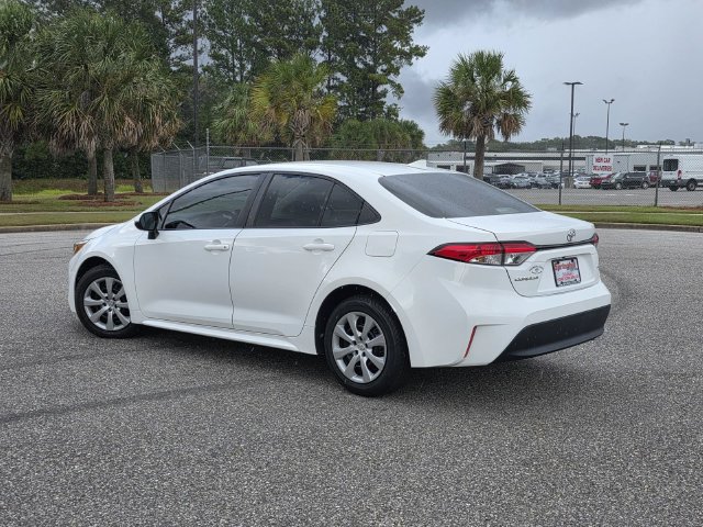 Used 2023 Toyota Corolla LE FWD image 4