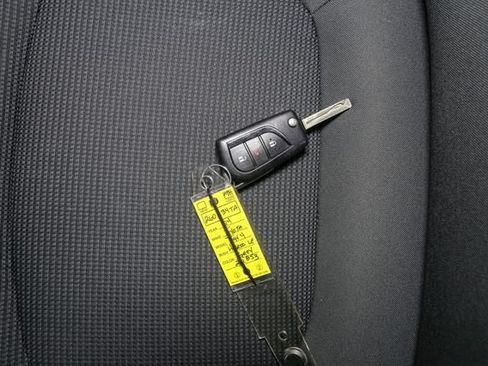 Used 2024 Toyota RAV4 LE AWD/4WD image 35