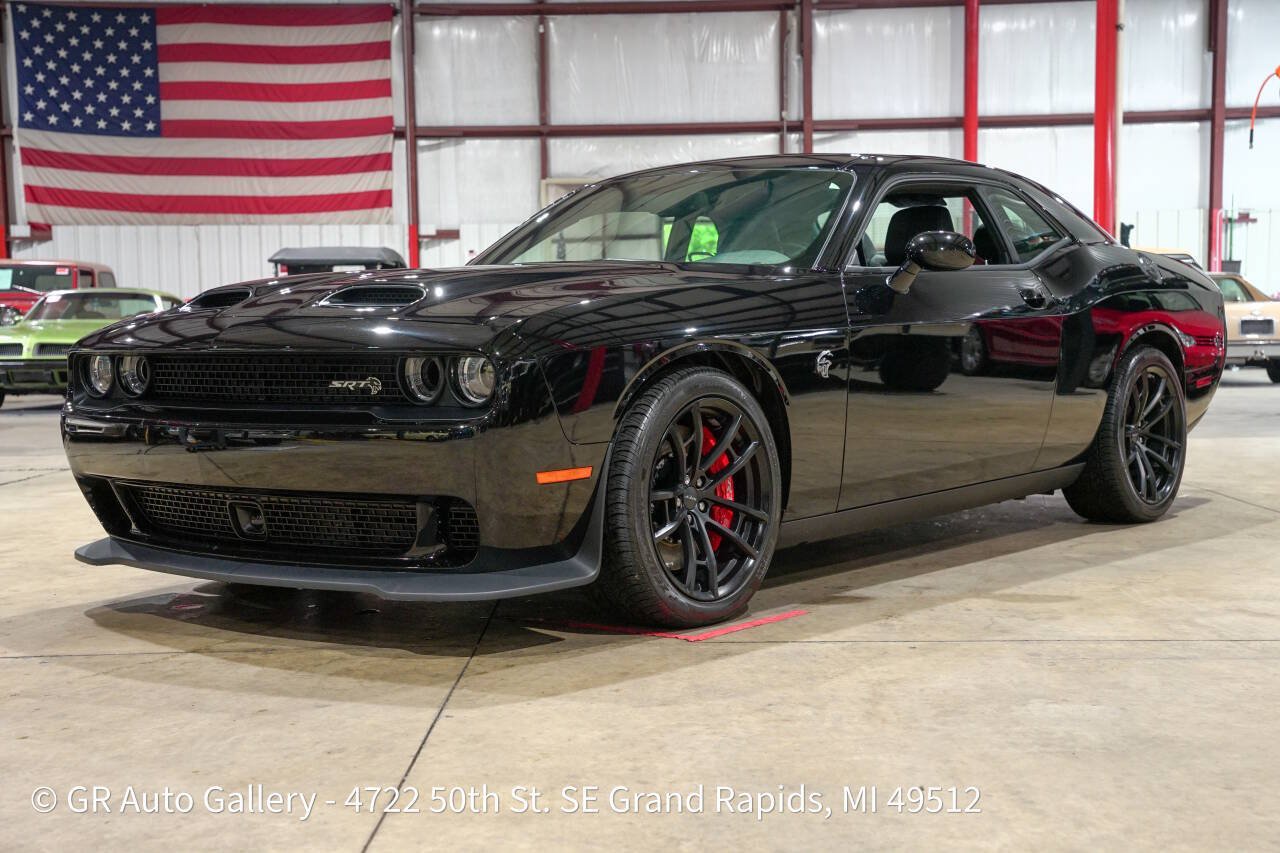 Used 2023 Dodge Challenger SRT Hellcat RWD image 1