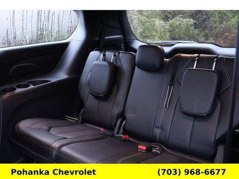 Used 2025 Chrysler Pacifica Select image 26