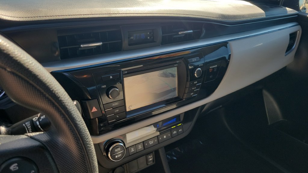 Used 2014 Toyota Corolla LE FWD image 15