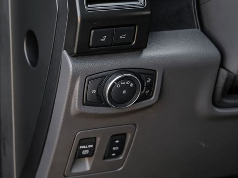 Used 2018 Ford Expedition Limited w/ Equipment Group 302A AWD/4WD image 29
