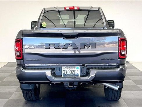 Used 2025 RAM 2500 Big Horn AWD/4WD image 3