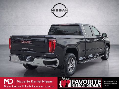 Used 2022 GMC Sierra 1500 SLT AWD/4WD image 5