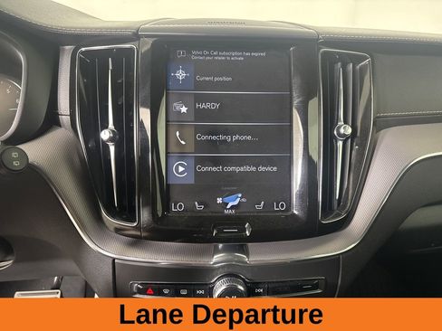 Used 2020 Volvo XC60 T5 R-Design AWD/4WD image 16
