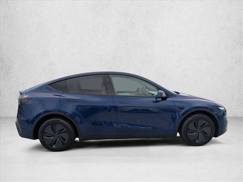 Used 2026 Tesla Model Y 2WD image 4