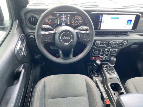 Used 2024 Jeep Wrangler Unlimited Rubicon w/ Technology Group image 13