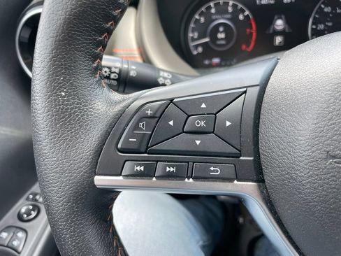 Used 2024 Nissan Kicks SR w/ SR Premium Package FWD image 19