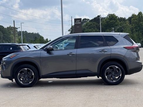 Used 2024 Nissan Rogue SV FWD image 11
