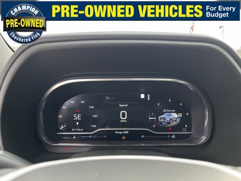 Used 2022 GMC Yukon SLT w/ SLT Premium Package image 22