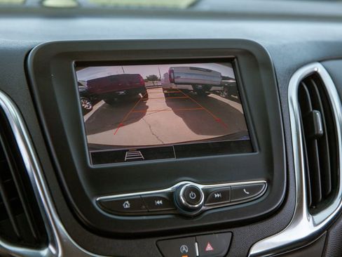 Used 2024 Chevrolet Equinox LT w/ Driver Convenience Package FWD image 16