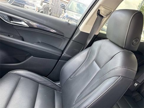 Used 2021 Buick Envision Essence w/ Sport Touring Package image 20