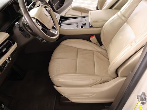 Used 2020 Lincoln Aviator Reserve w/ Equipment Group 201A image 11