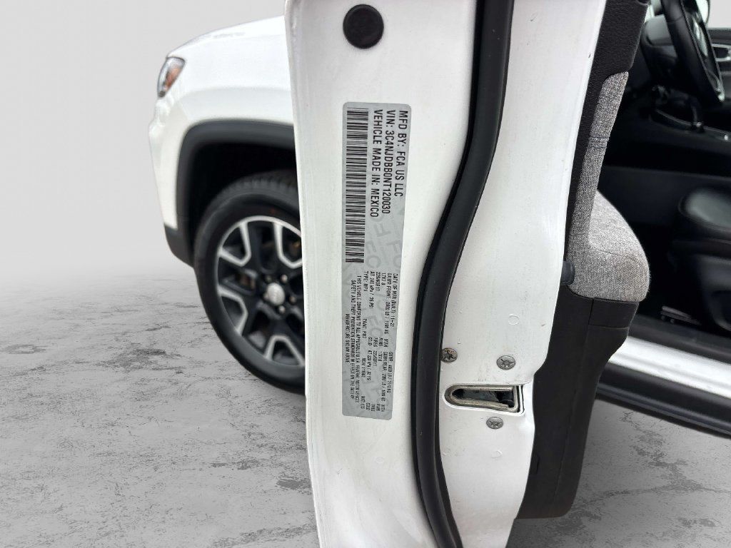 Used 2022 Jeep Compass Latitude w/ Convenience Group AWD/4WD image 31