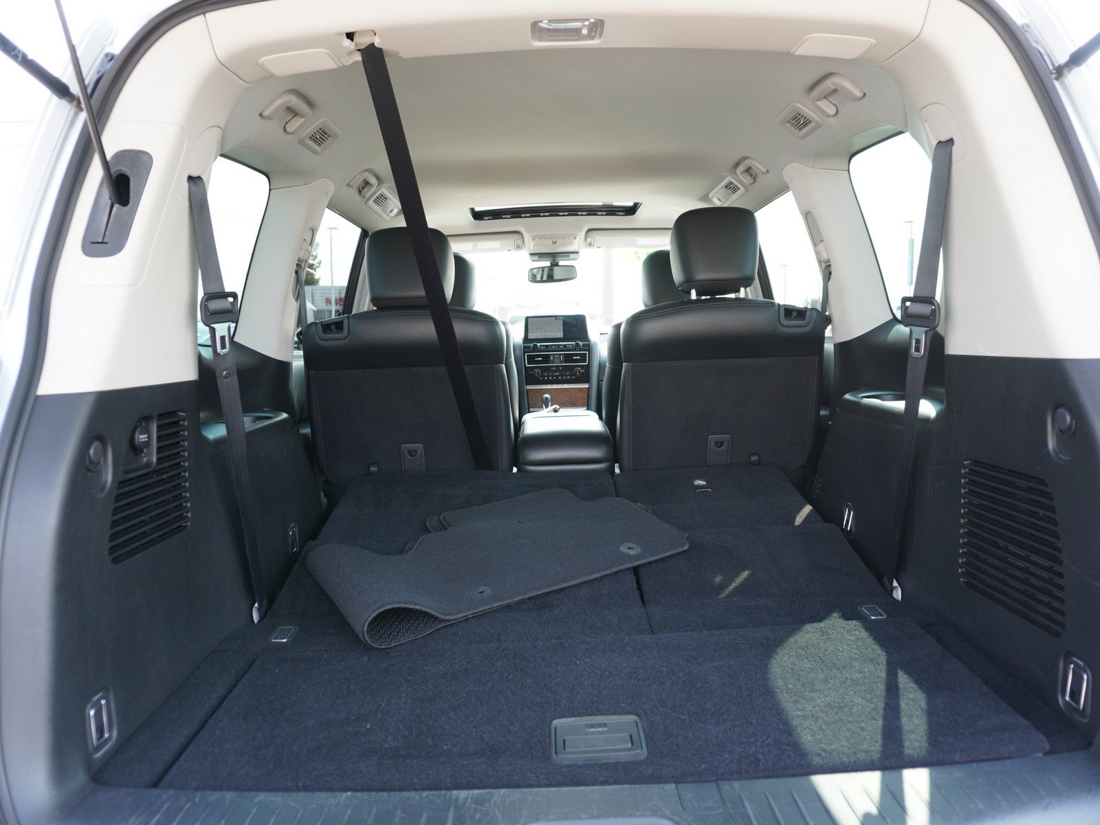 Used 2023 Nissan Armada SL w/ Captain's Chairs Package RWD image 12