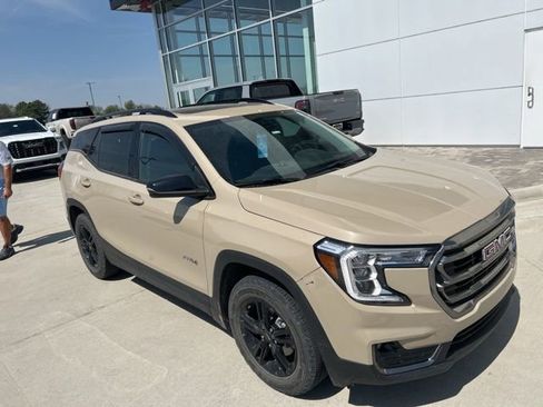Used 2023 GMC Terrain AT4 image 3