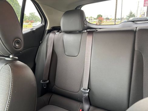 Used 2025 Buick Encore GX Preferred FWD image 38
