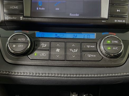 Used 2018 Toyota RAV4 XLE FWD image 26