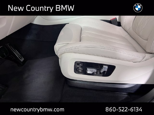 Used 2025 BMW X5 xDrive40i w/ M Sport Package AWD/4WD image 32