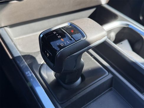 Used 2024 GMC Sierra 1500 SLT w/ SLT Premium Plus Package image 23