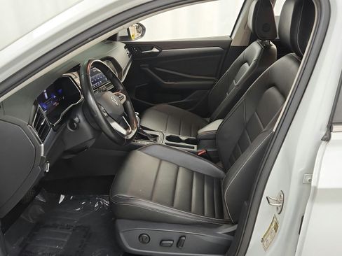Used 2022 Volkswagen Jetta SE w/ Panoramic Sunroof Package FWD image 18