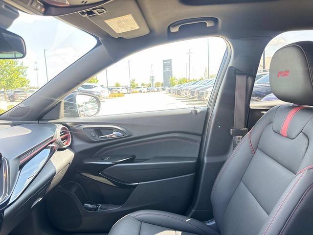 Used 2026 Chevrolet Trax RS w/ Sunroof Package FWD image 19