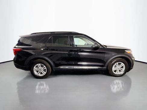 Used 2024 Ford Explorer XLT w/ Equipment Group 202A RWD image 11
