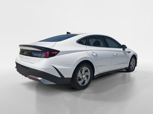 Certified 2026 Hyundai Sonata SE FWD image 3