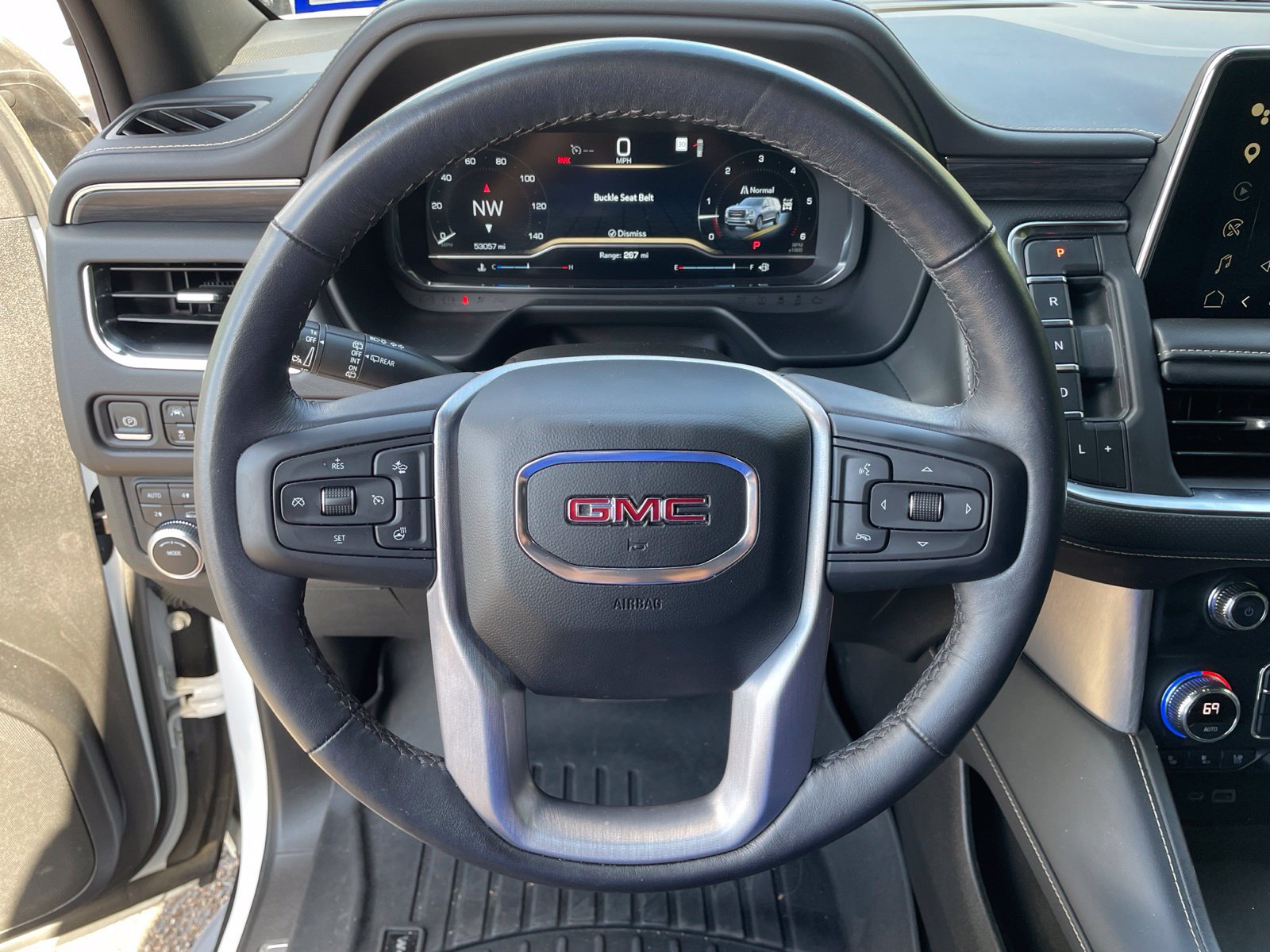 Used 2022 GMC Yukon XL SLT w/ SLT Premium Package AWD/4WD image 18