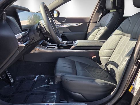 New 2025 BMW 750e xDrive 750e xDrive image 10