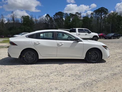 New 2026 Nissan Sentra SV w/ SV Convenience Package image 9