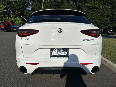Used 2023 Alfa Romeo Stelvio Veloce AWD/4WD image 26