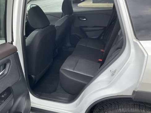 Used 2023 Nissan Rogue SV AWD/4WD image 13