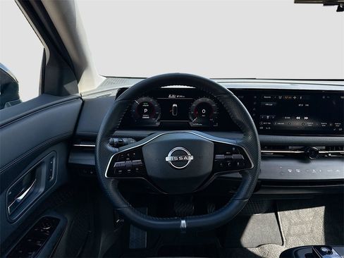 Used 2023 Nissan Ariya FWD image 25