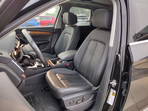 Used 2023 Audi Q5 2.0T Premium w/ Convenience Package AWD/4WD image 10