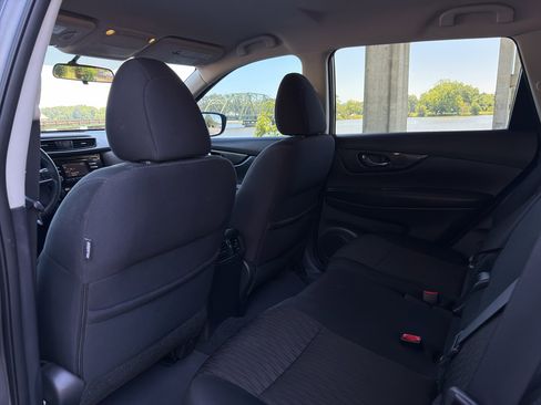 Used 2017 Nissan Rogue SV w/ Midnight Edition FWD image 13