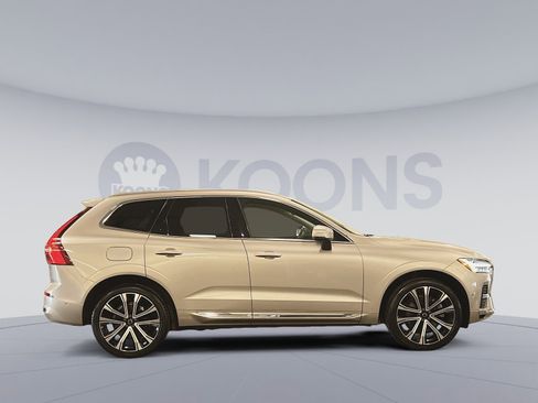 Used 2023 Volvo XC60 B6 Ultimate w/ Protection Package Premier image 8