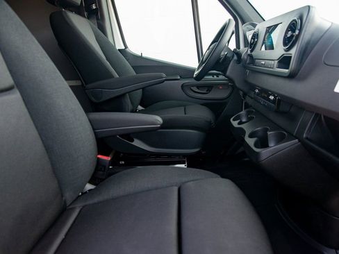 Used 2024 Mercedes-Benz Sprinter 144 Cargo image 31