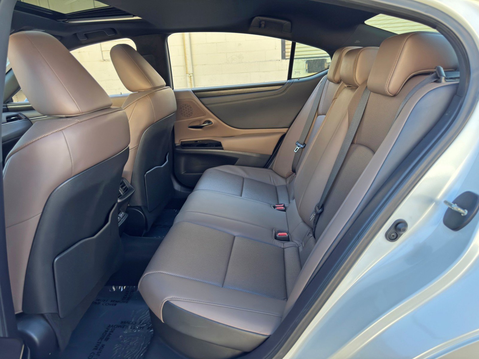 Used 2024 Lexus ES 300h w/ Premium Package FWD image 47