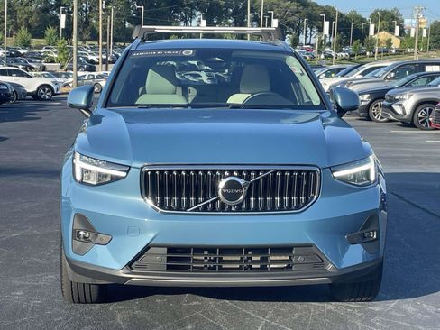 Certified 2023 Volvo XC40 B5 Plus w/ Protection Package Premier AWD/4WD image 2