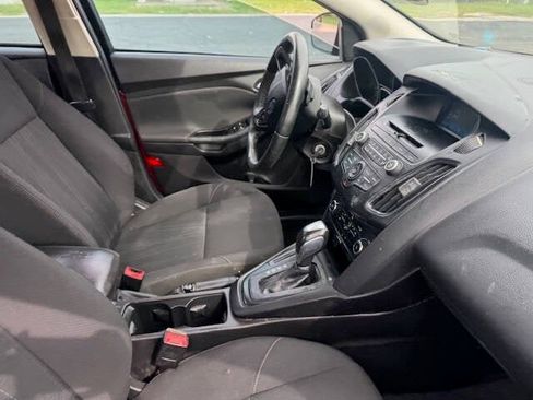 Used 2015 Ford Focus SE w/ SE Sport Package FWD image 18
