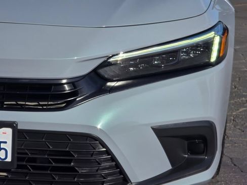 Used 2022 Honda Civic Sport image 3