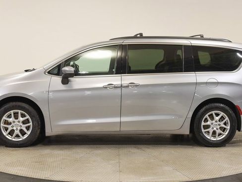 Used 2020 Chrysler Voyager Lxi image 8